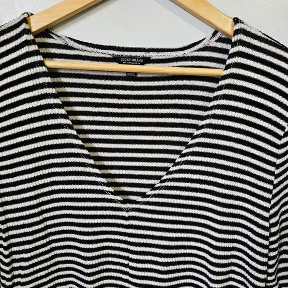 EUC LUCKY BRAND DEEP V NECK STRIPED HALF SLEEVES RIBBED TOP SIZE XL - Picture 4 of 13